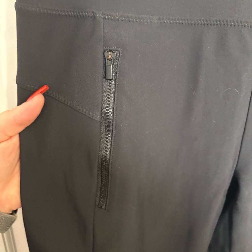 Athleta Black High Waisted Athletic Activewear Leggings Pants Zipper Pockets - Picture 4 of 12